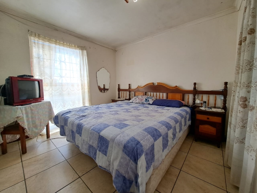 3 Bedroom Property for Sale in Electric City Western Cape